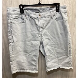 JC PENNEY Women's (Size 16W) Light Blue Pinstriped Shorts‎ Pockets Stretch